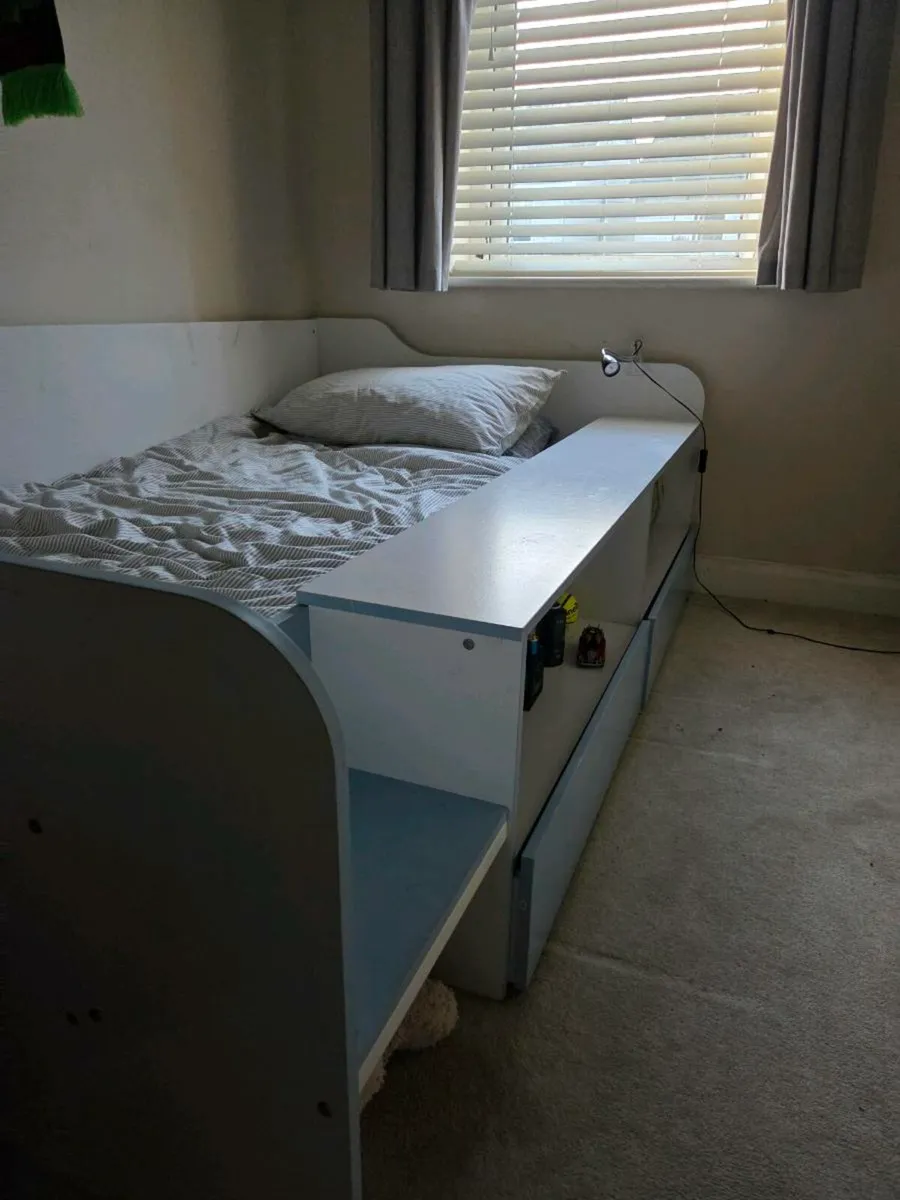 Bed - Image 3