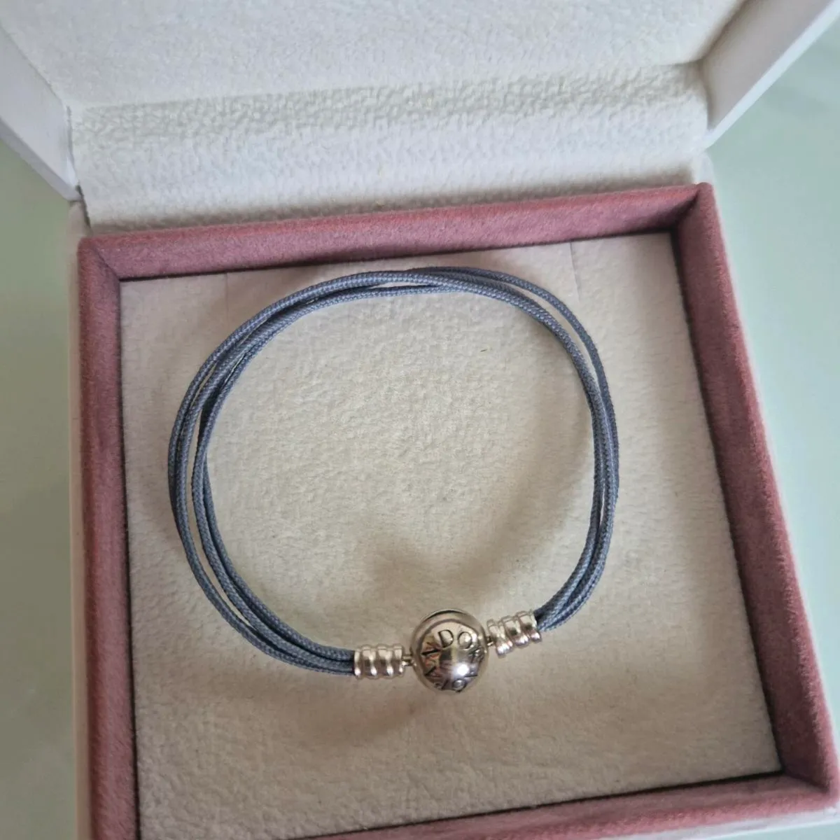 Pandora bracelet moments claps like new size 17.5c - Image 1