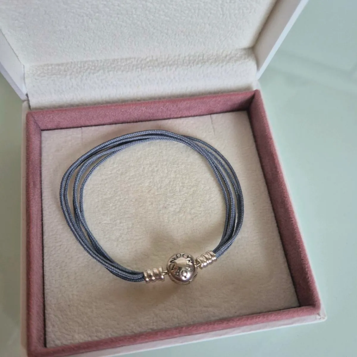 Pandora bracelet moments claps like new size 17.5c - Image 3