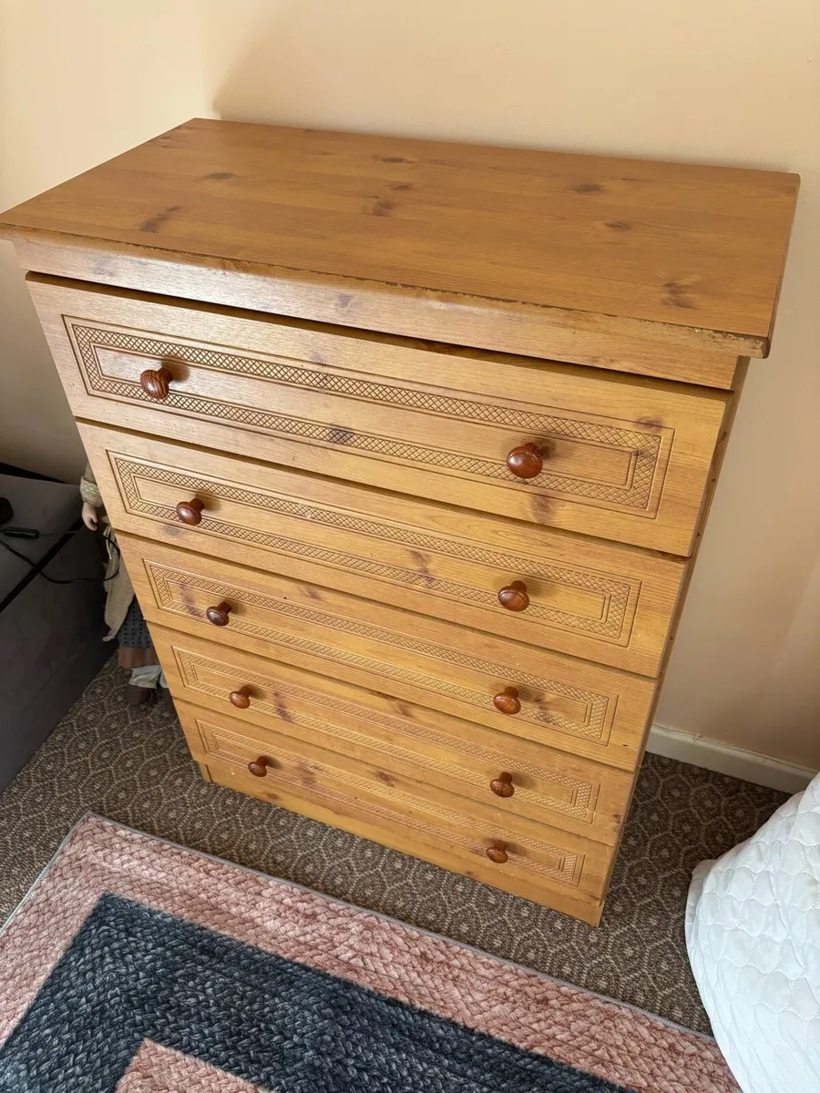 5 drawer Chest of drawers