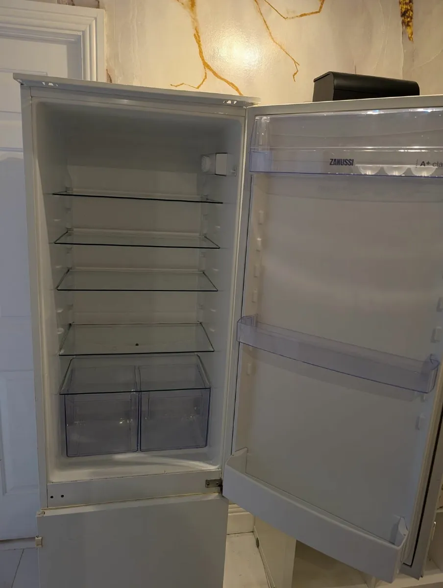 Zanussi Built-in Fridge Freezer – €50 – Limerick - Image 2