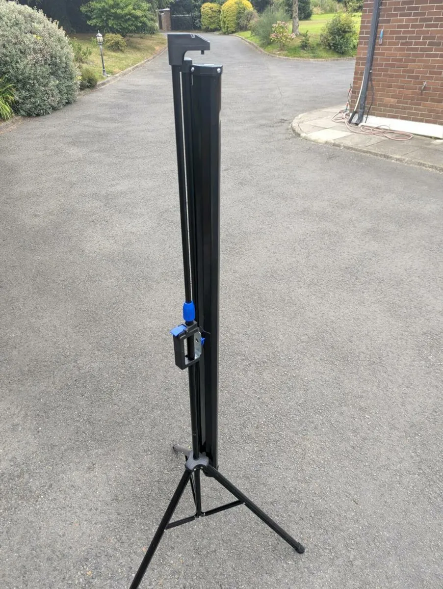 60inch projector screen and tripod stand - Image 2