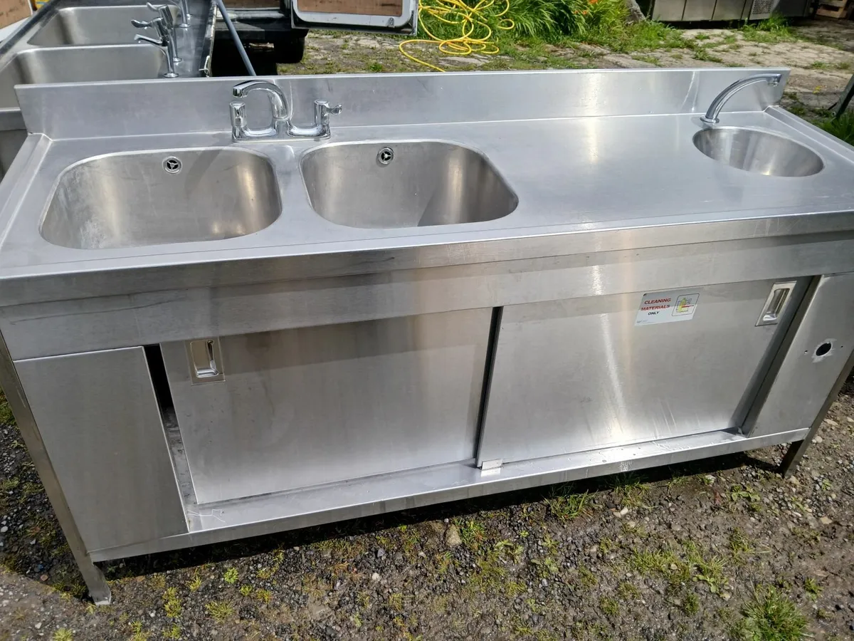 Abbotoir commercial sink unit complete - Image 3