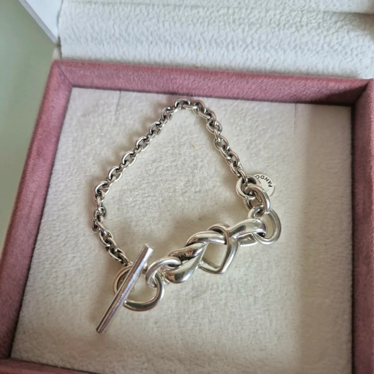 Pandora bracelet knot heart like new size small - Image 1