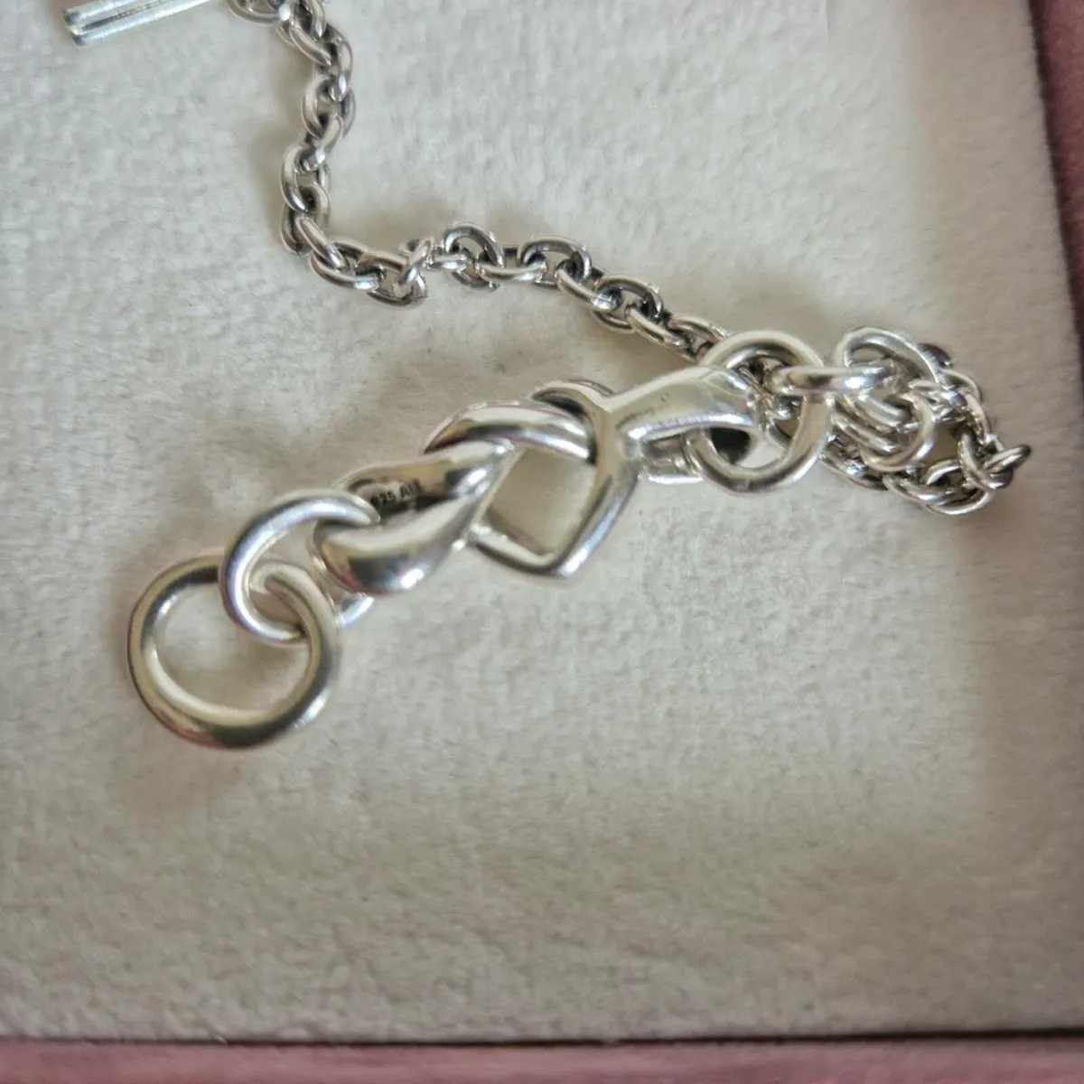 Pandora bracelet knot heart like new size small - Image 3