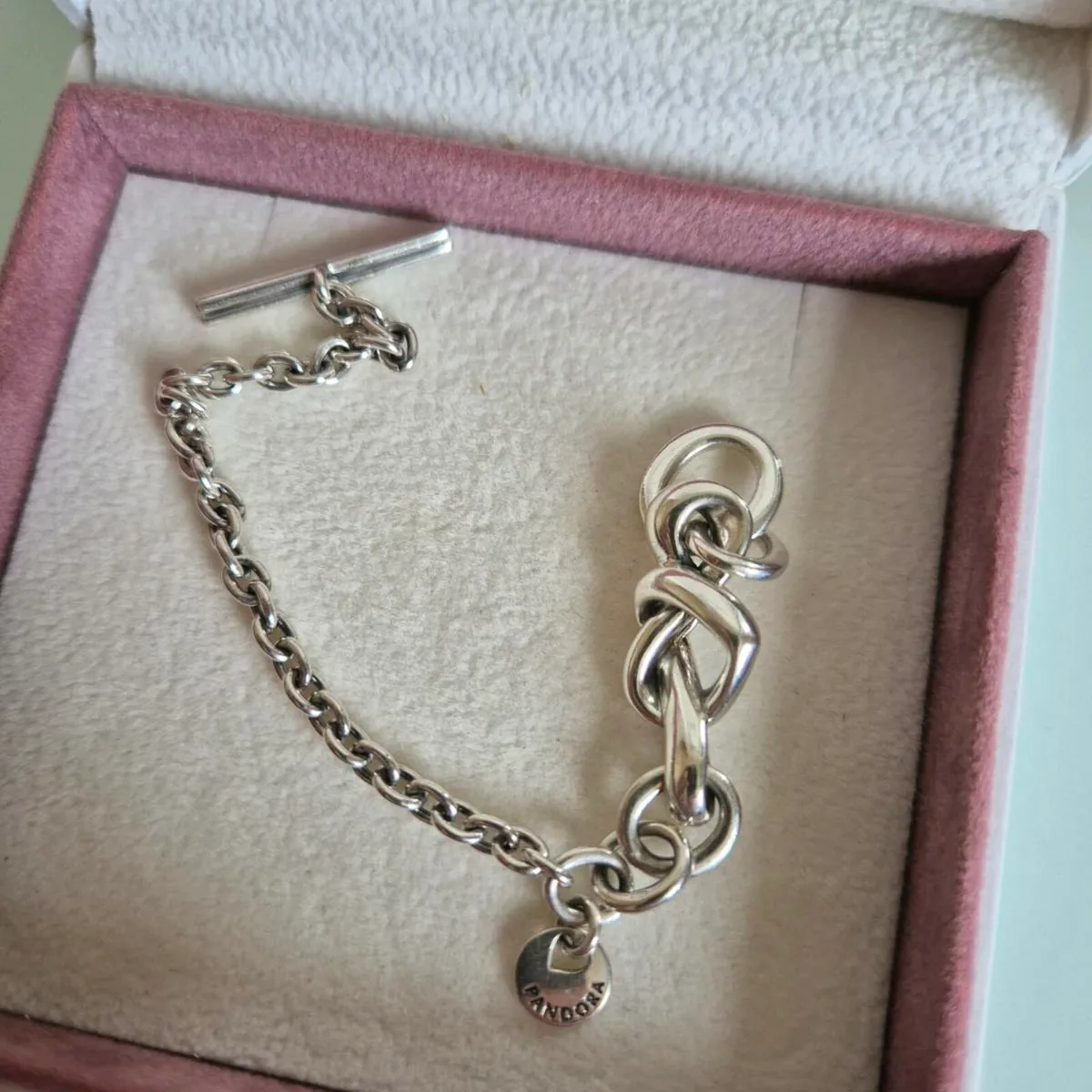 Pandora bracelet knot heart like new size small - Image 4