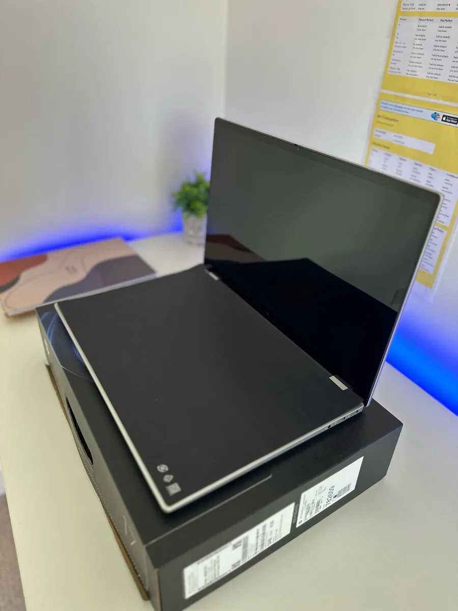 New HP Omnibook 7 NGAI 17.3” - Image 2