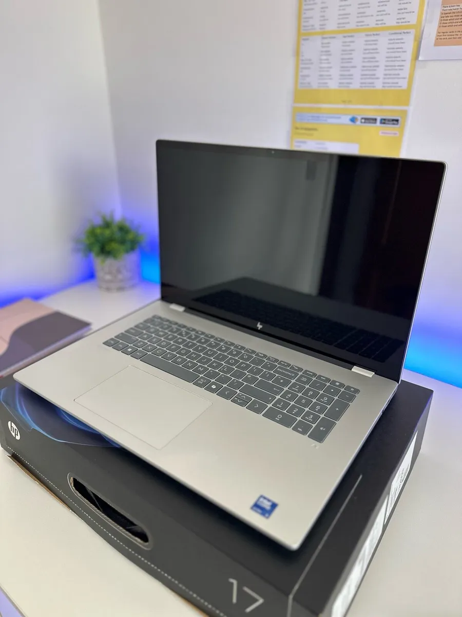 New HP Omnibook 7 NGAI 17.3” - Image 3
