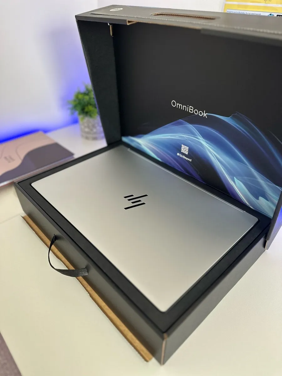 New HP Omnibook 7 NGAI 17.3” - Image 1