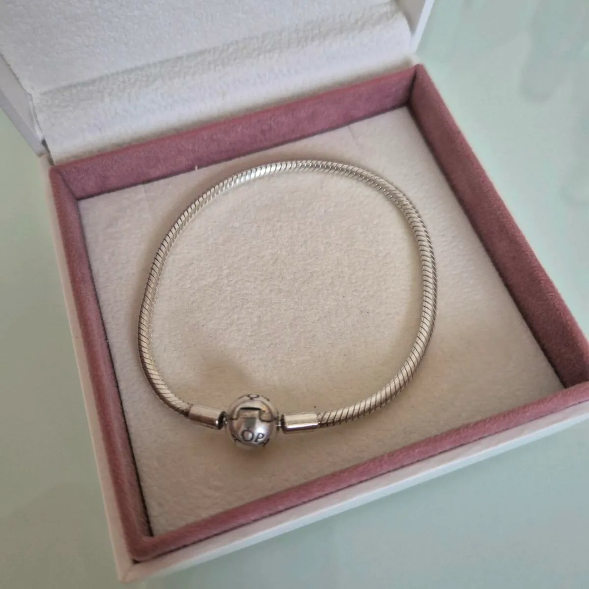 Pandora bracelet moments clap perfect condition - Image 2