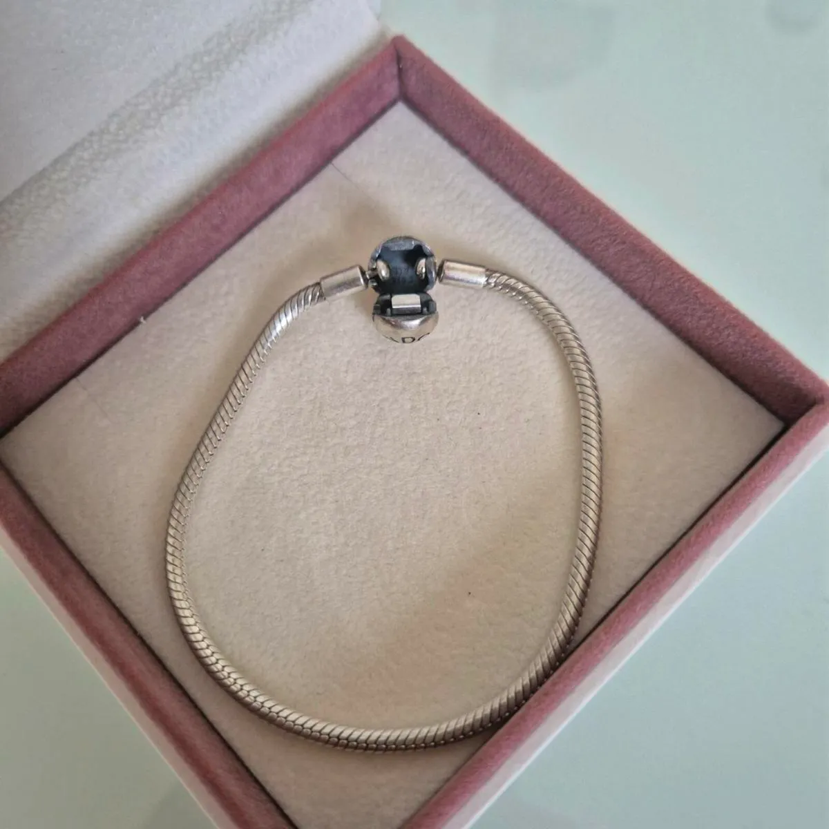 Pandora bracelet moments clap perfect condition - Image 3