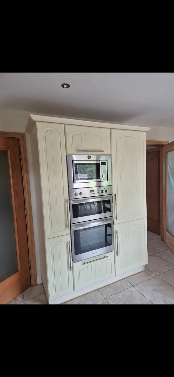 Cream Kitchen,  Very good condition - Image 2