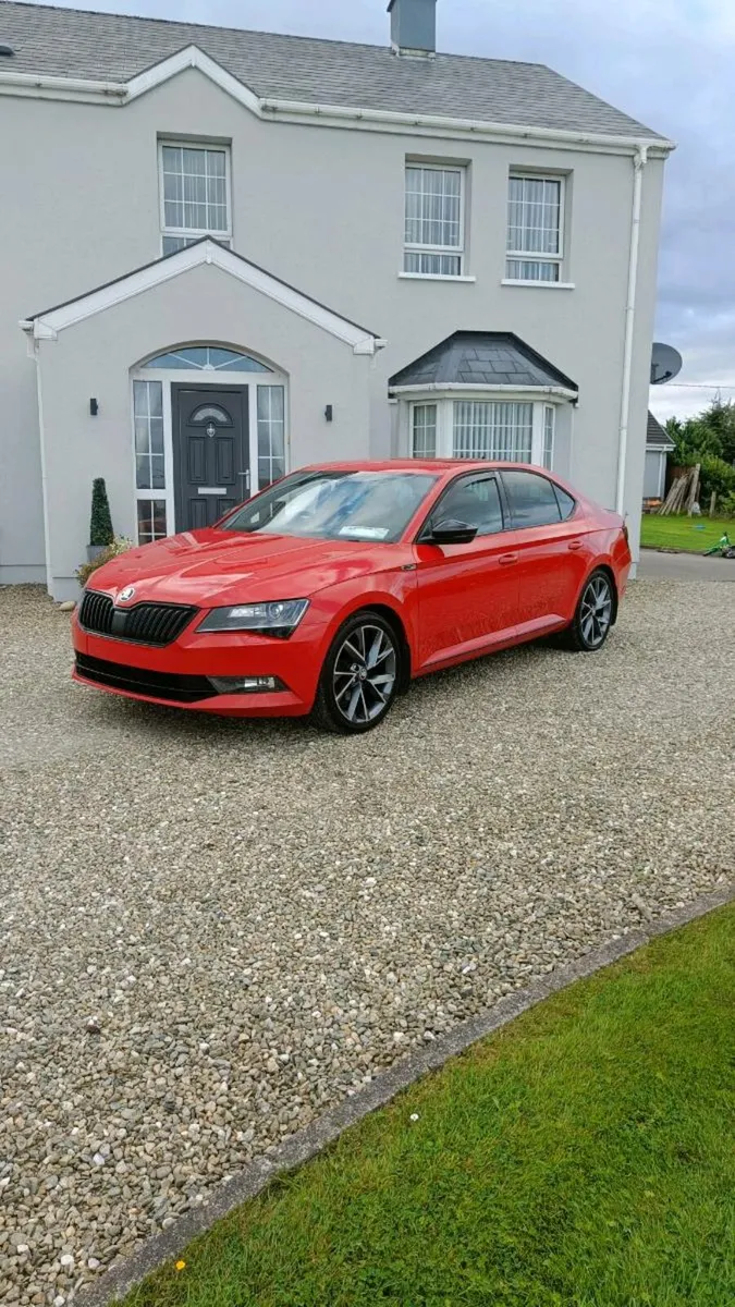 Skoda Superb **Sportline** 2.0 TDI DSG - Image 2