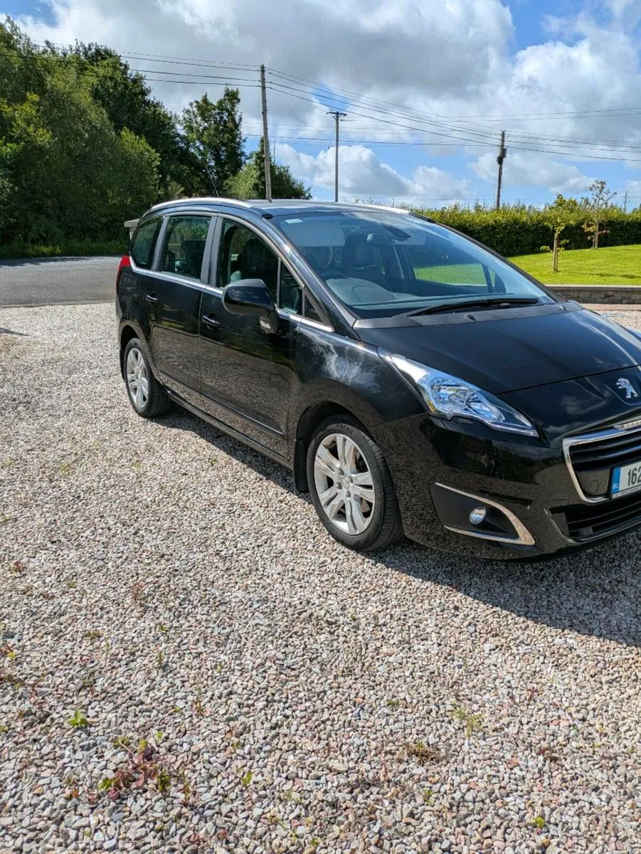 Peugeot 5008 - Image 1