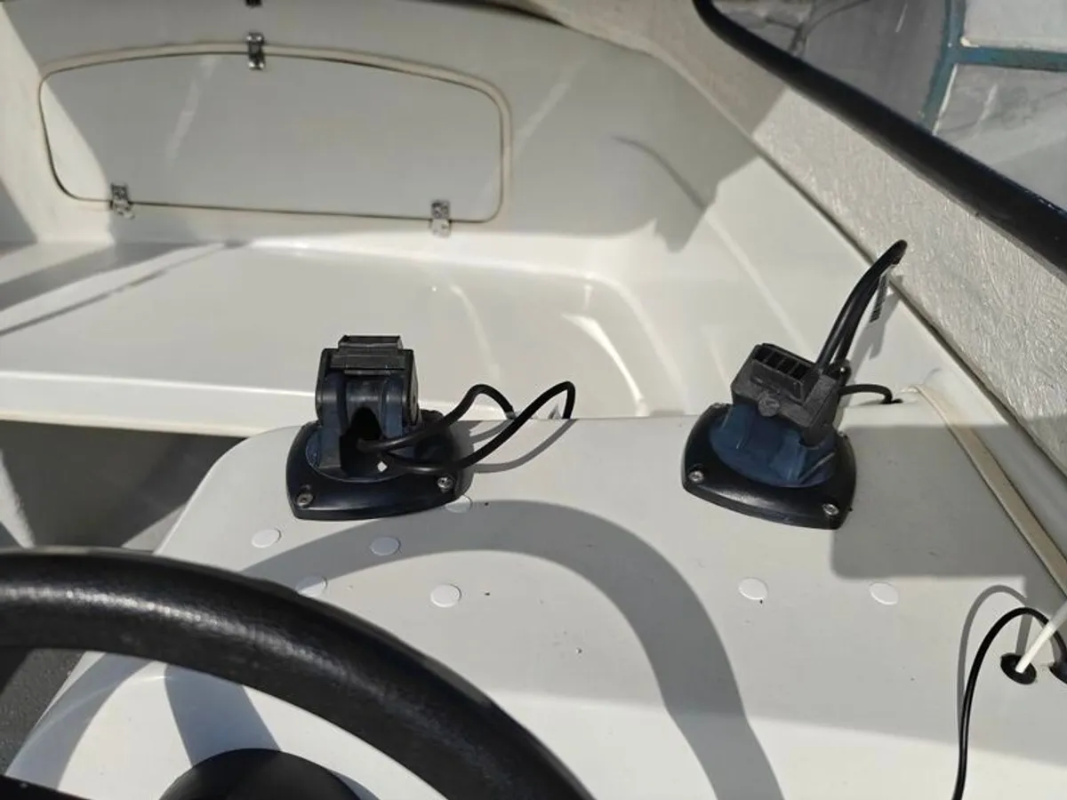 Lowrance 5x-HDI Fish finder And Lowrance Elite-5M HD Chartplotter - Image 3