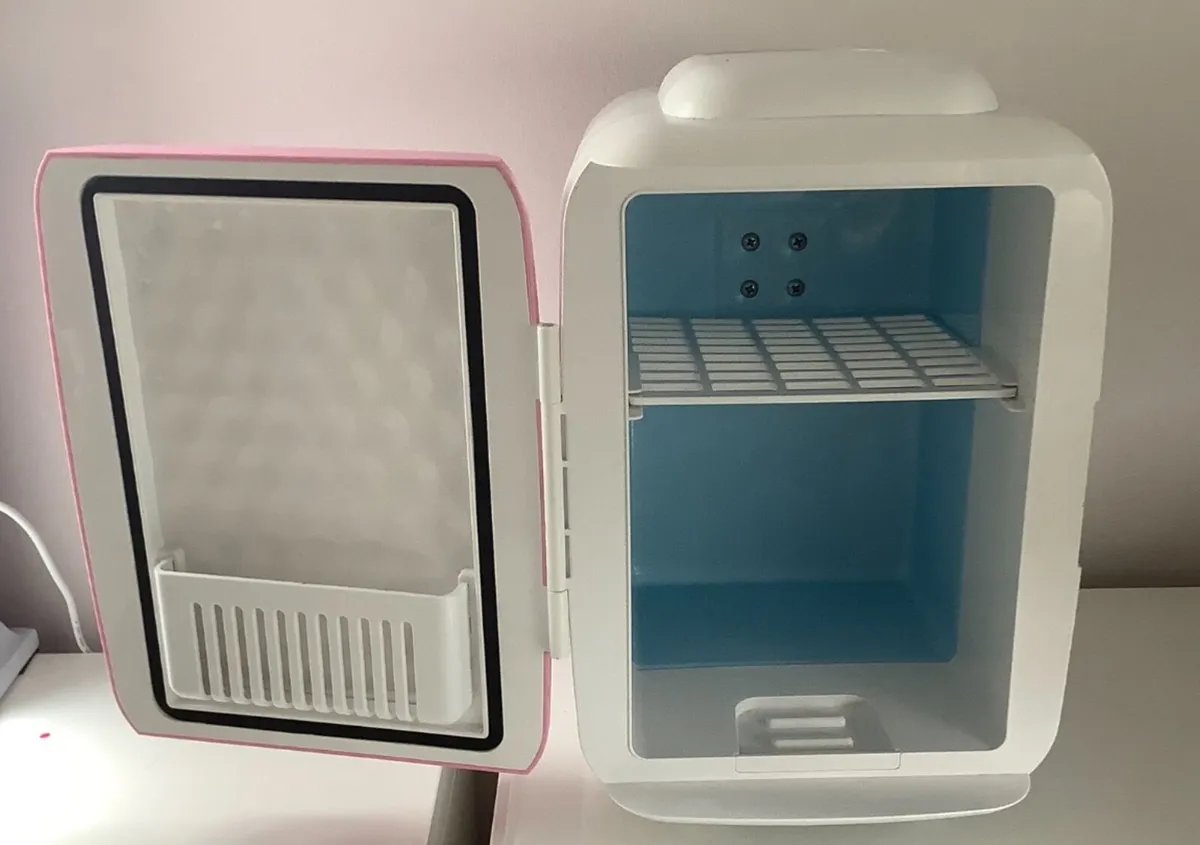 Subcold Classic4 Mini Fridge - Image 2