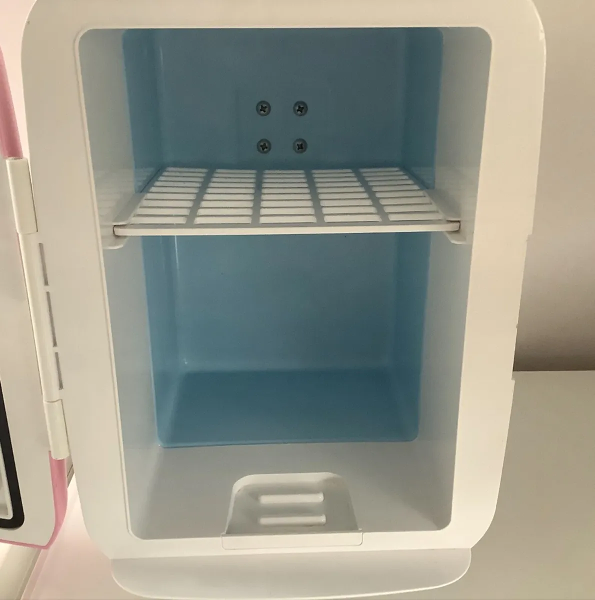 Subcold Classic4 Mini Fridge - Image 4