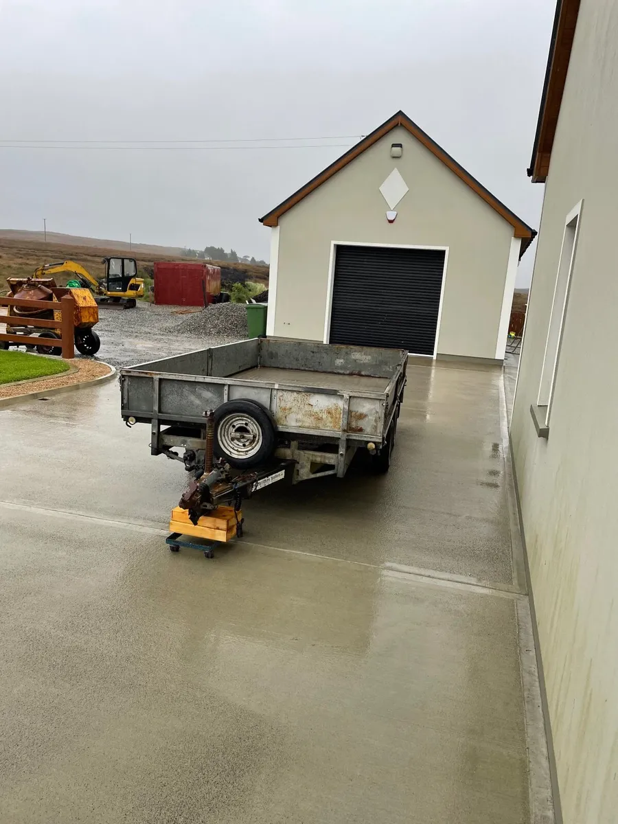 Trailer - Image 1