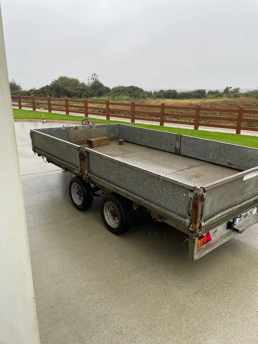 Trailer - Image 2