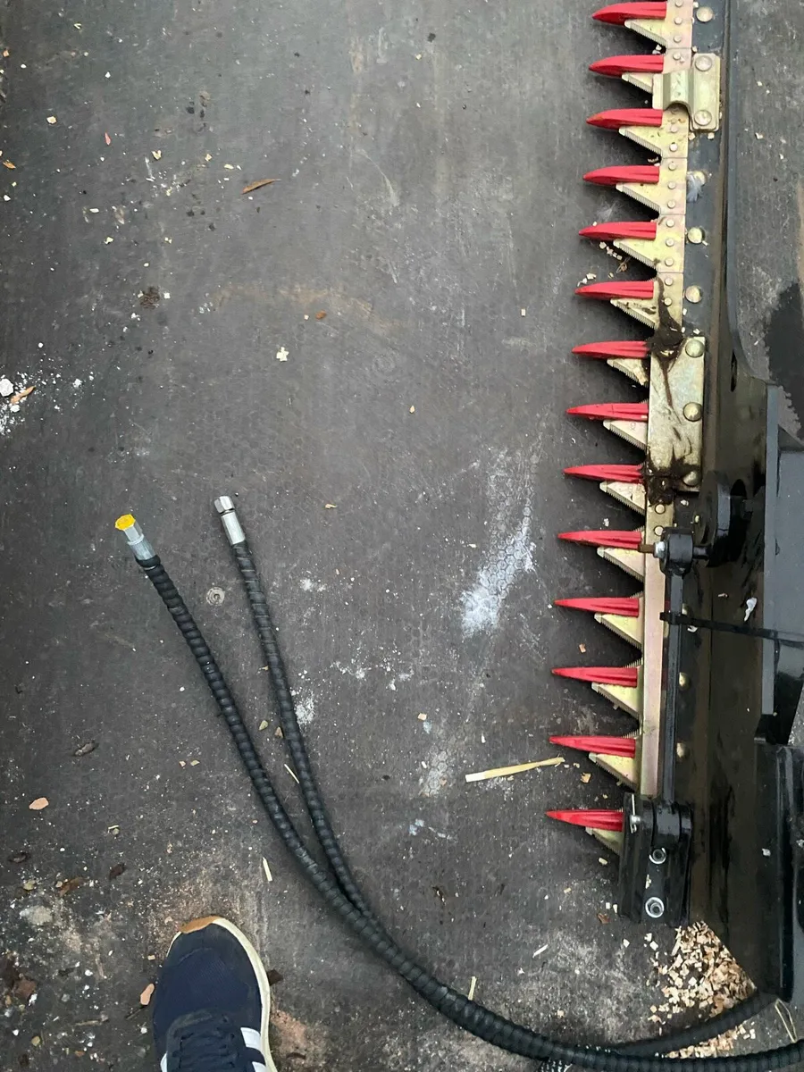 Hydraulic finger bar hedge cutter - Image 4