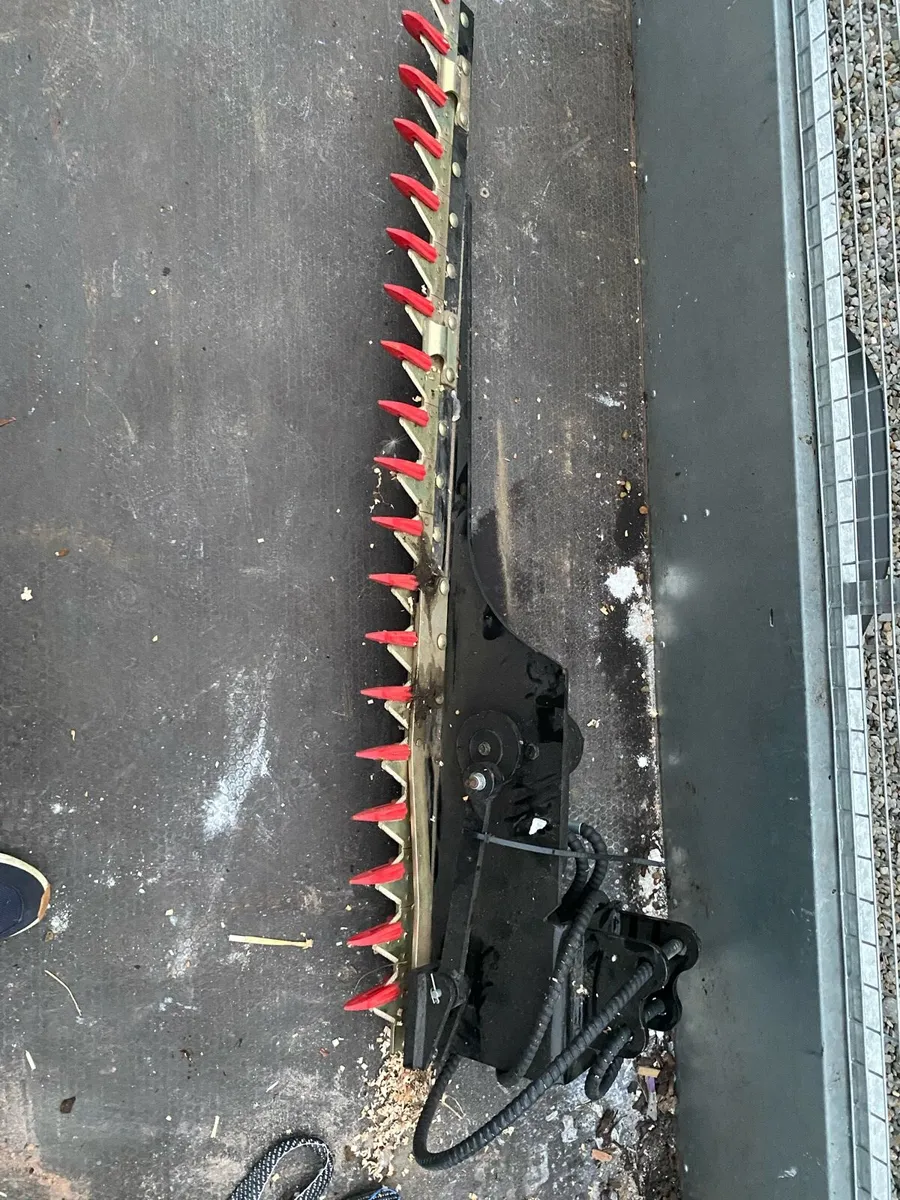 Hydraulic finger bar hedge cutter - Image 2