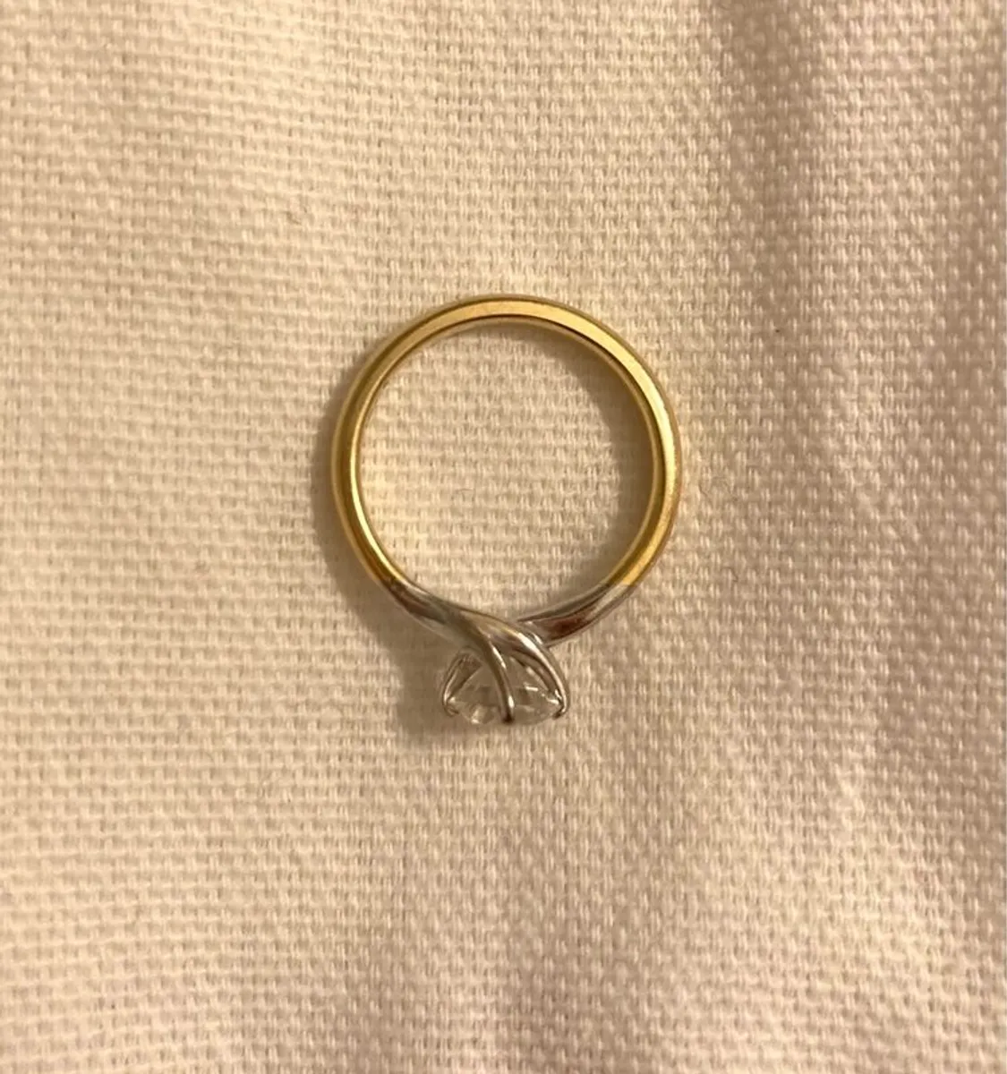 Diamond & gold engagement ring - Image 4