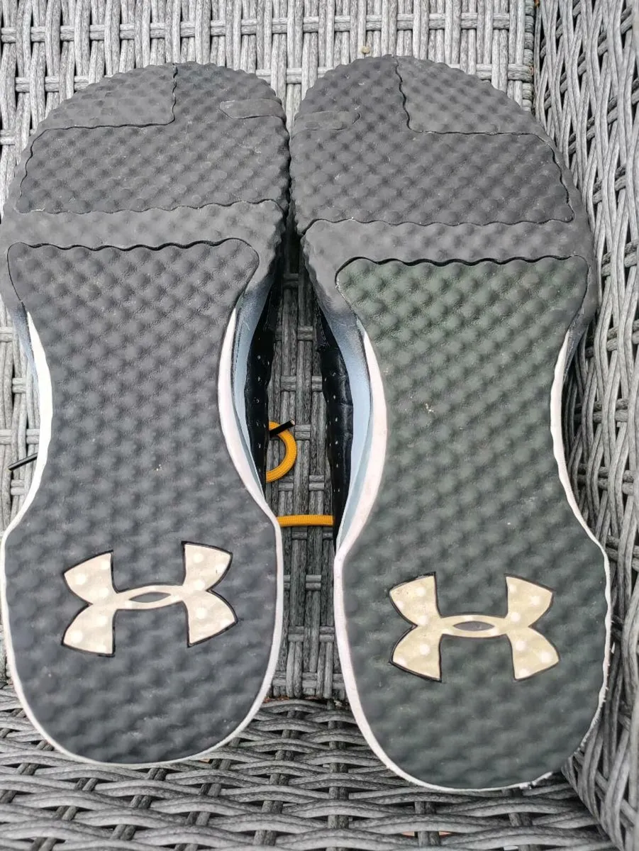 Under Armour Project Rock trainers
Size 8uk 42.5eu - Image 2