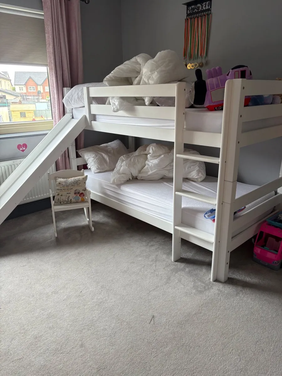 Bunk beds with slide - Image 1