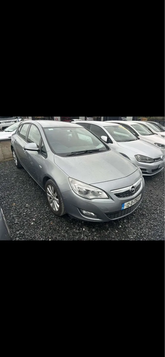 Opel Astra 2012-111,000km. - Image 1