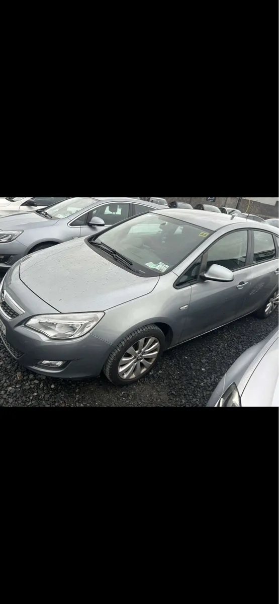 Opel Astra 2012-111,000km. - Image 2