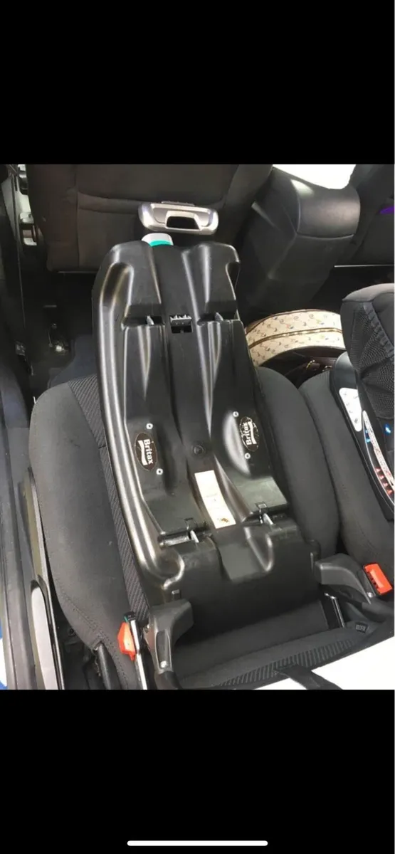 Brittax isofix base - Image 1