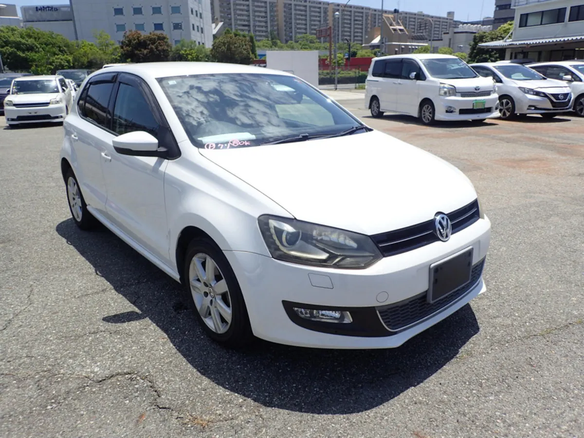 Volkswagen Polo 1.2 TSI HIGHLINE PETROL AUTOMATIC - Image 2