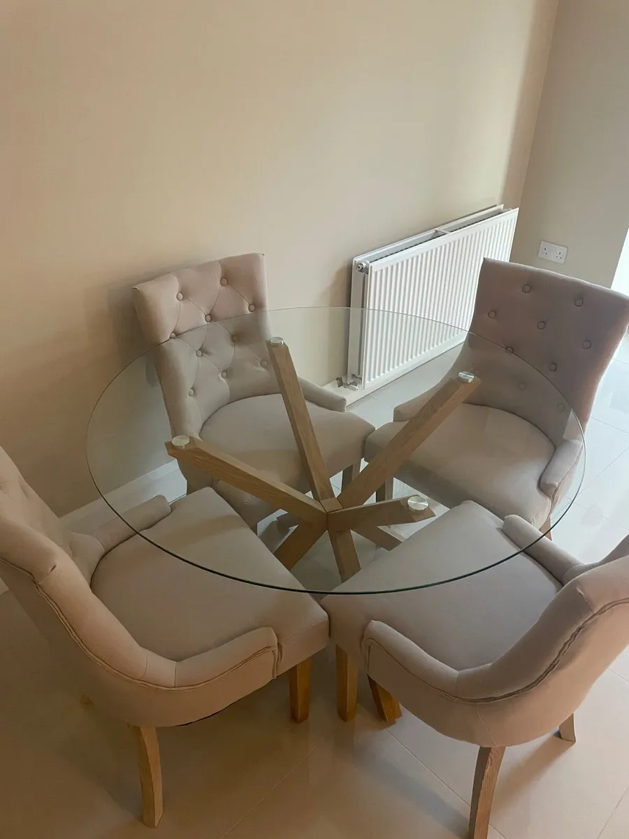 Table&chairs - Image 2