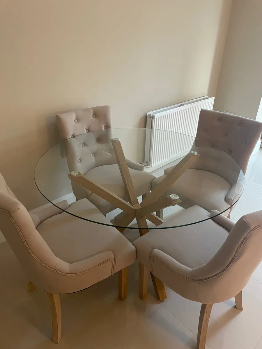 Table&chairs - Image 4