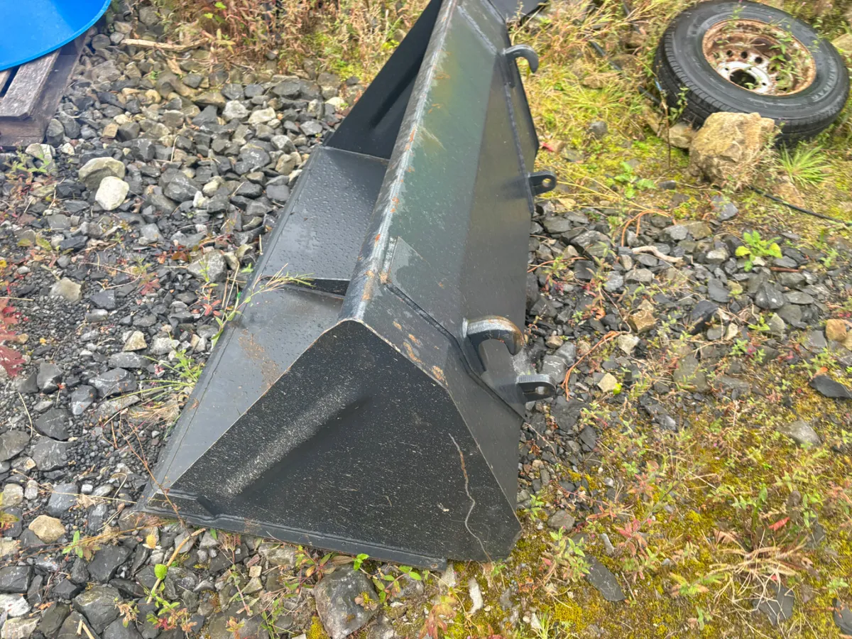 New 1.4M loader Bucker !! Euro Brackets - Image 2