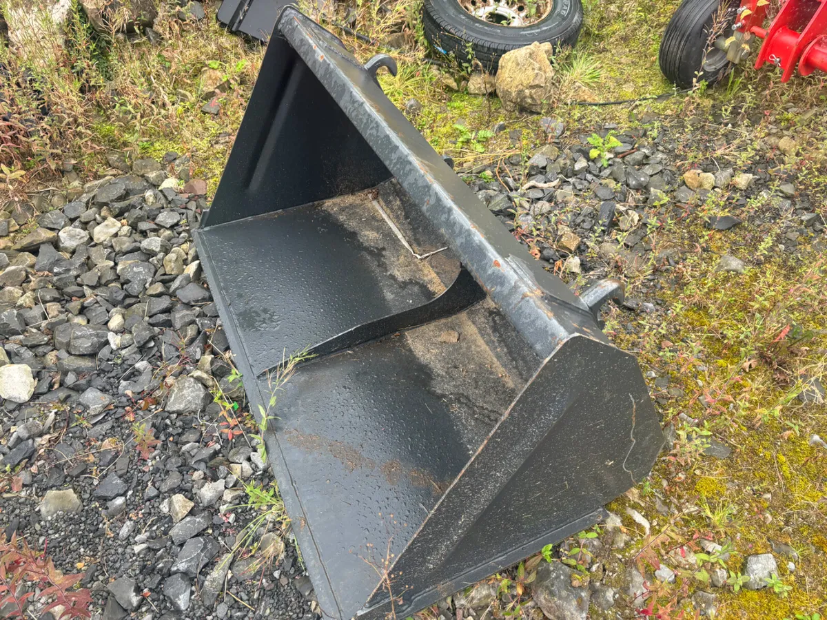 New 1.4M loader Bucker !! Euro Brackets - Image 4