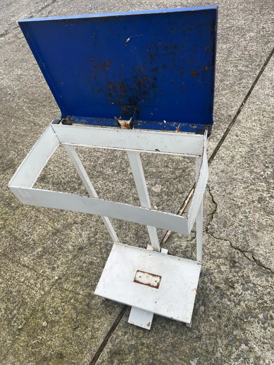 Rubbish Bag Holder - Image 2