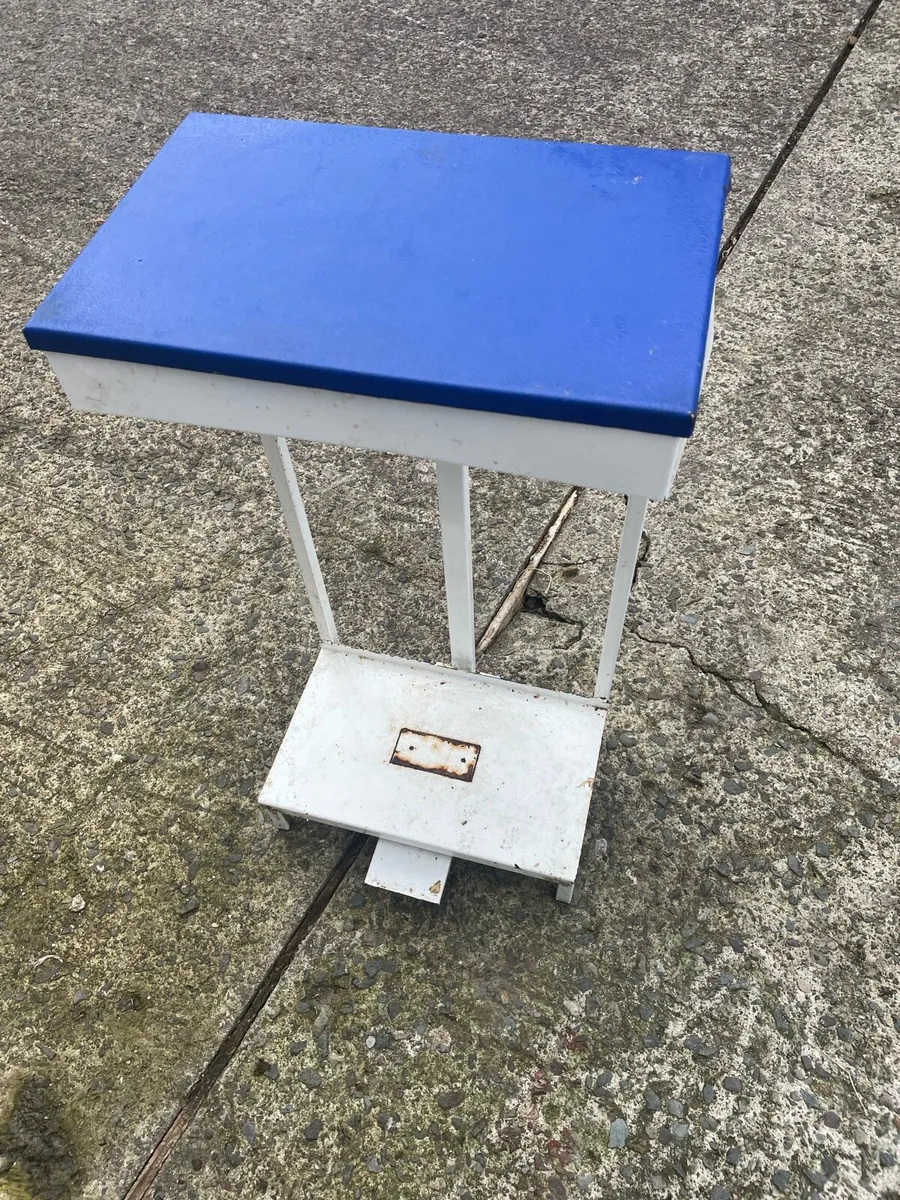 Rubbish Bag Holder - Image 3