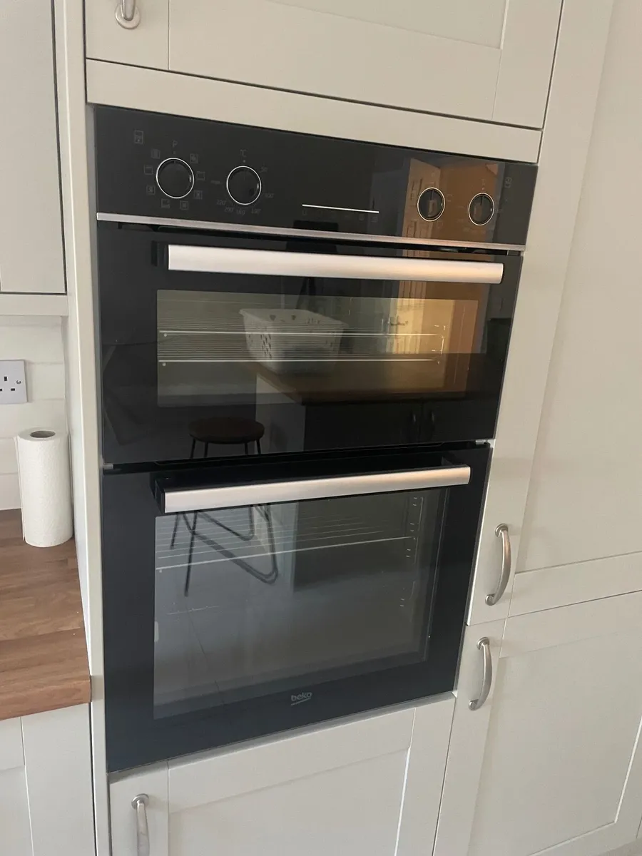 Oven - Image 1