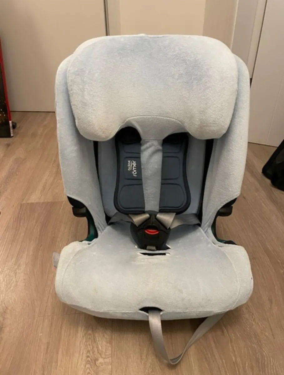 Britax Römer Advansafix M I-Size Car Seat - Image 3