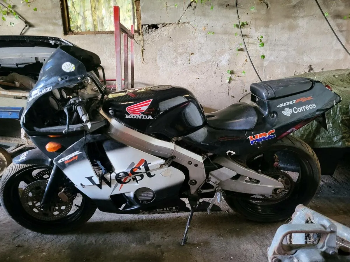Honda cbr 400rr - Image 1