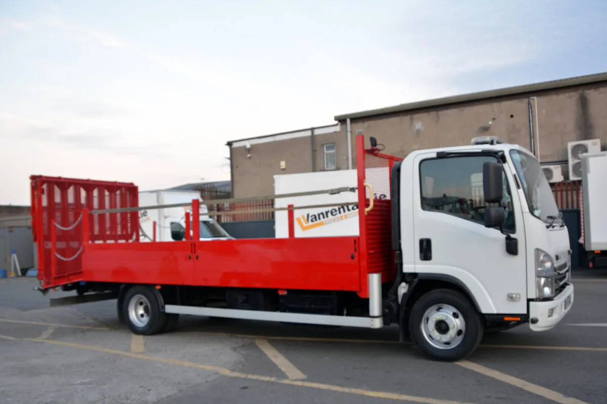 Isuzu Beavertail + Hydraulic ramps # Winch - Image 2