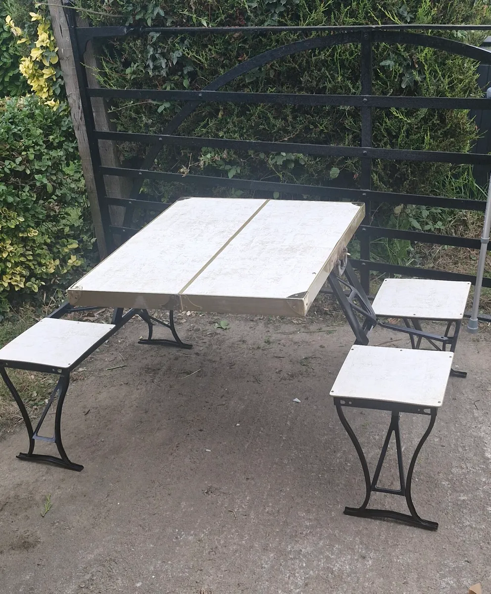 Fold up outdoor and indoor table