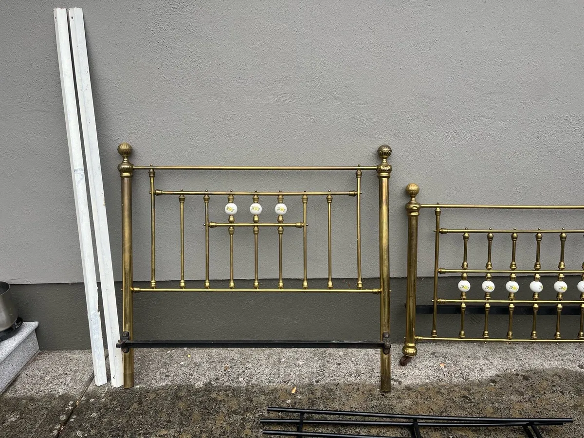 Brass bed frame - Image 1