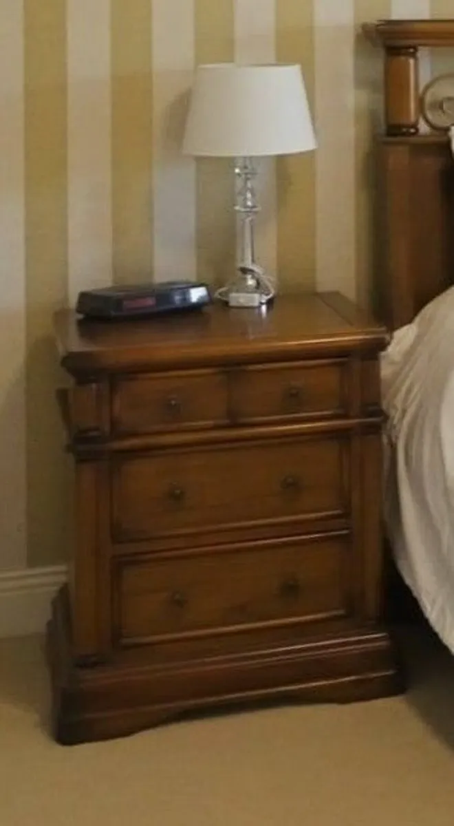 King Mahogany bed - Image 2