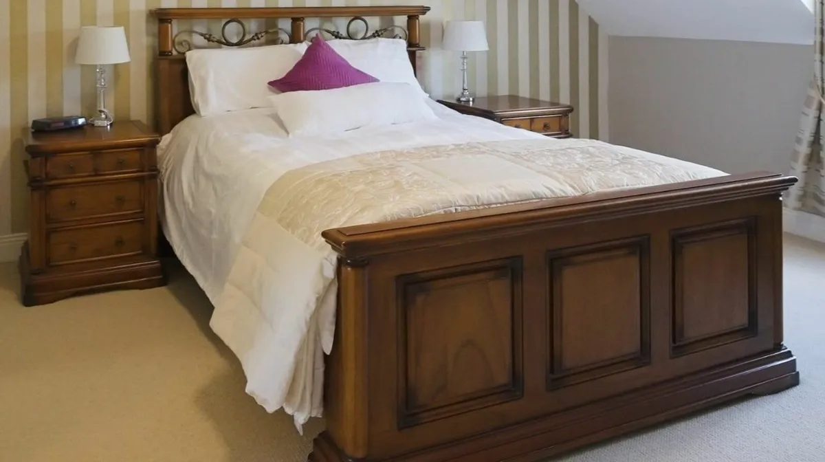 King Mahogany bed - Image 1