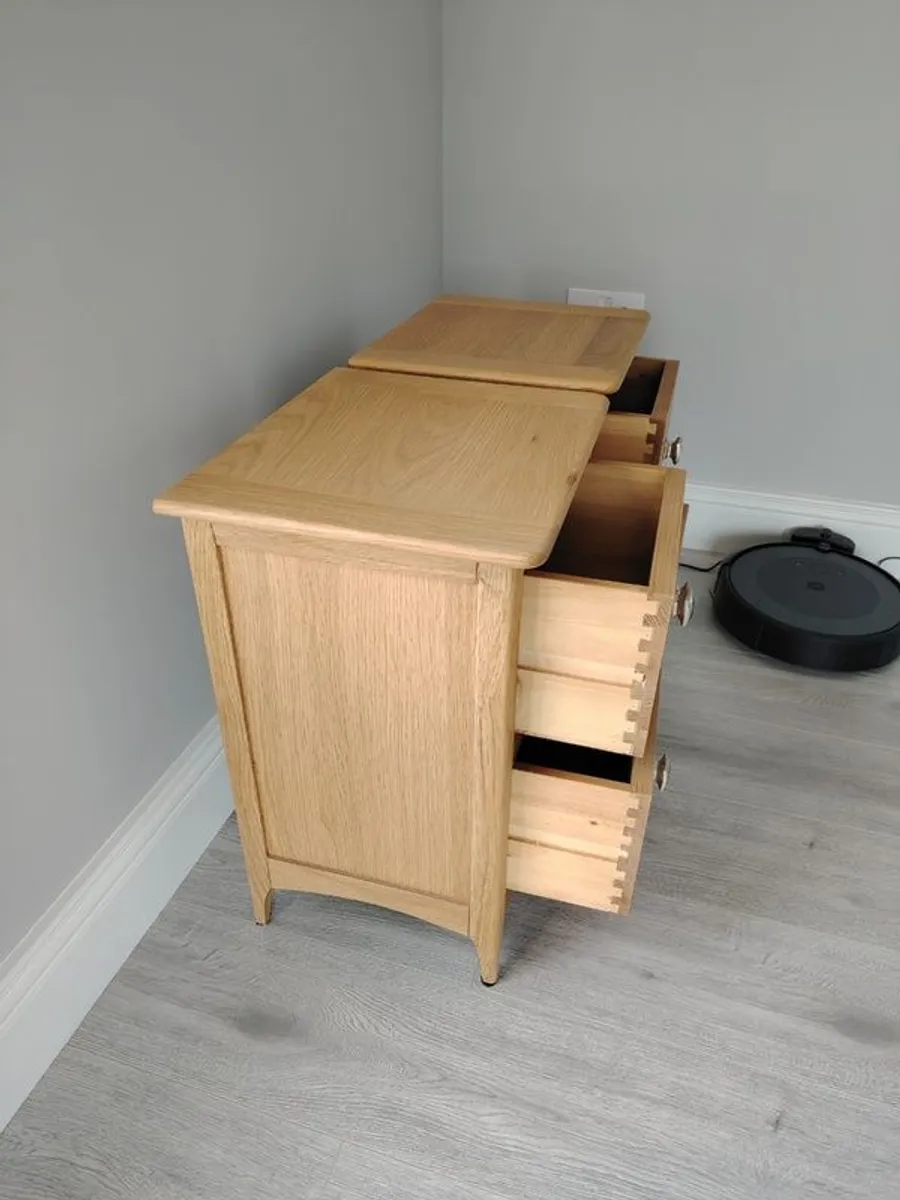 Bedside lockers x 2 premium oak, like new - Image 3