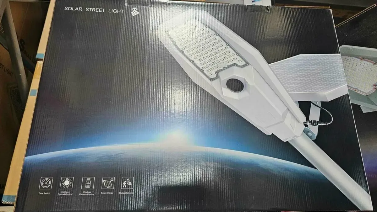 Solar Street Light with Motion Sensor brand new - Image 4