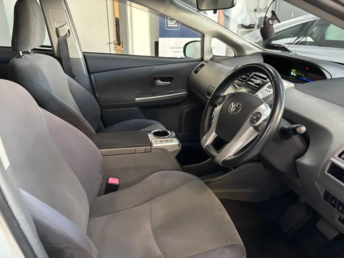 Toyota Prius 2013.  1.8 PETROL  HYBRID. AUTO - Image 4
