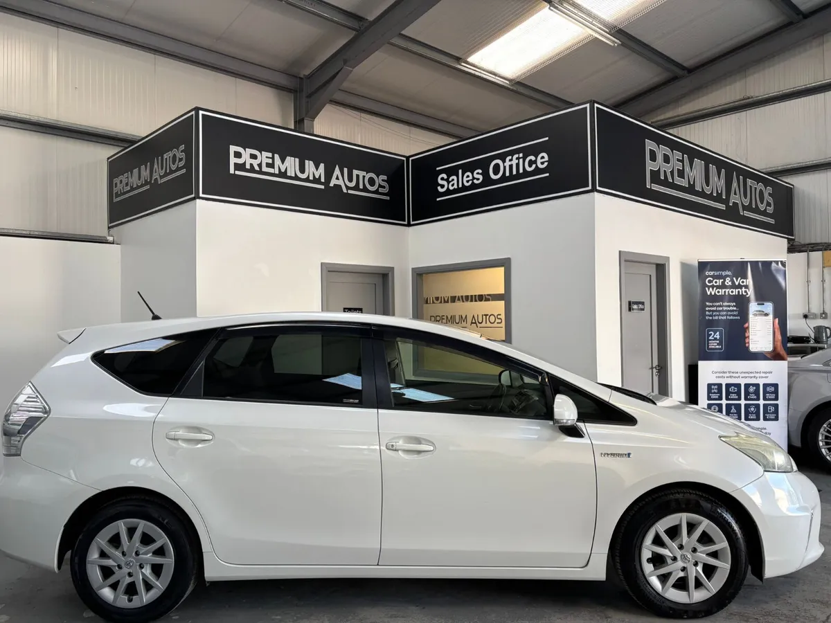 Toyota Prius 2013.  1.8 PETROL  HYBRID. AUTO - Image 2